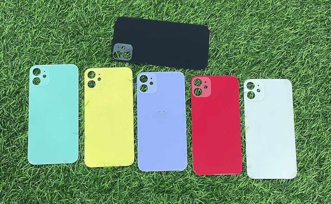Mozomart Back Panel Glass for iPhone 11 : Black - Zeespares.in