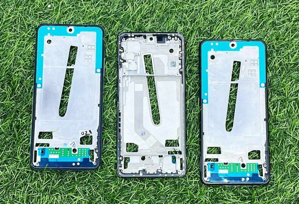 Mozomart Lcd Display Middle Frame for Mi 11i : Camo Green - Zeespares.in